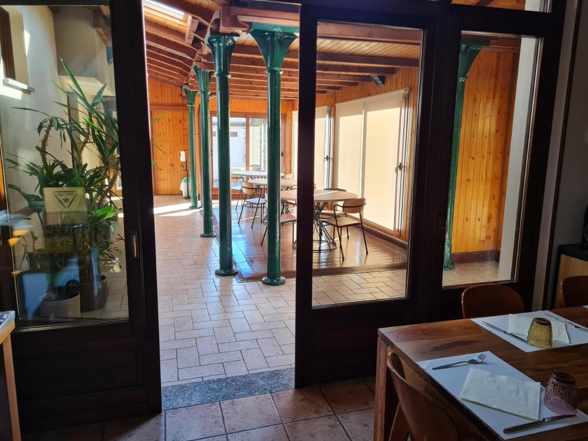 Manfredi Ristorante Con Alloggio Romentino Eksteriør bilde