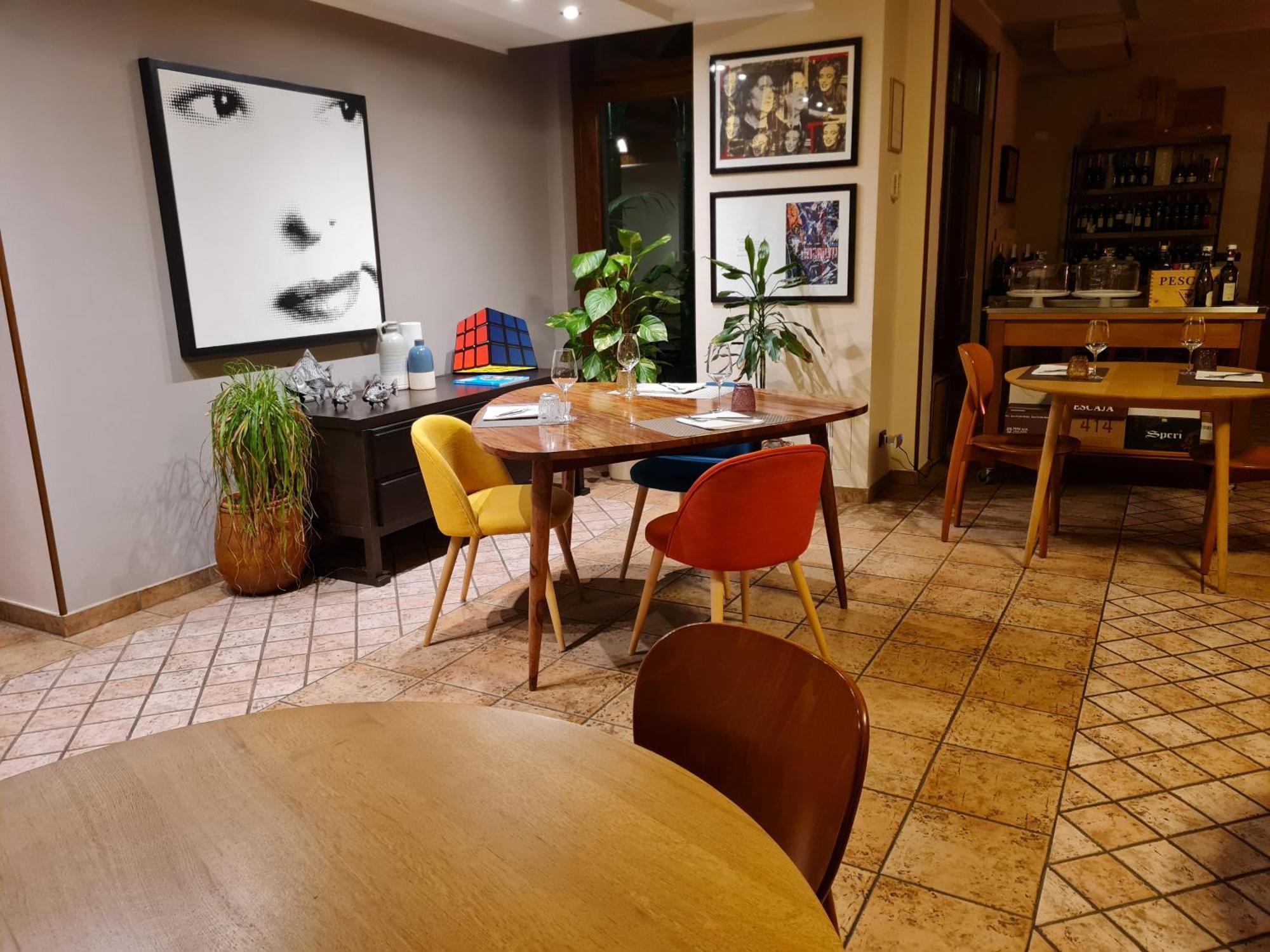 Manfredi Ristorante Con Alloggio Romentino Eksteriør bilde